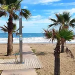 Luxurious Seaview 6p, شقة