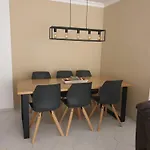 شقة Luxurious Seaview 6p, *